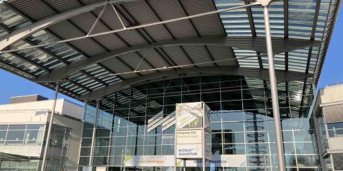 Eingangbereich des Messegeländes in München.